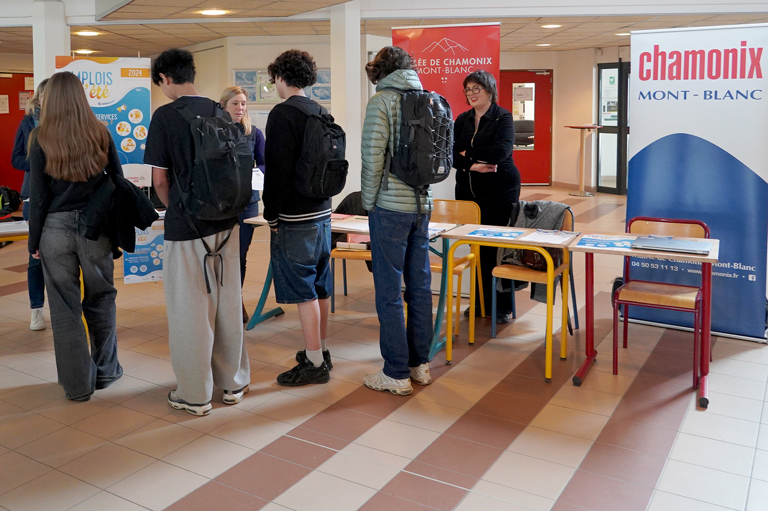 Emplois d’été 2024 : les collectivités recrutent !